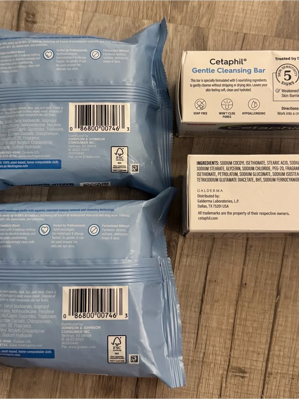 Neutrogena Makeup Remover Ultra-Soft Cleansing Towelettes 2pk & 2 Cetaphil bars